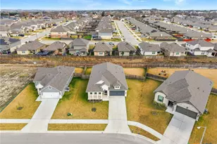 711 Nancy Olivia Cir, Killeen, TX 76542 - Photo 2