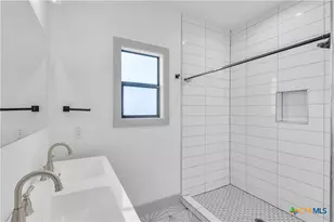 810 Iowa St, San Antonio, TX 78203 - Photo 18