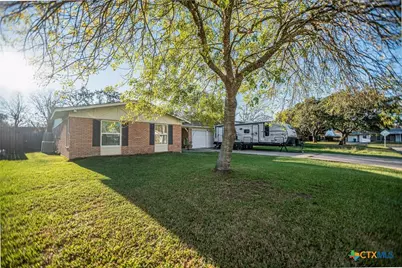 535 Travis Street, Port Lavaca, TX 77979 - Photo 2