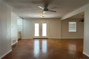 1313 Fieldcrest, New Braunfels, TX 78130 - Photo 4