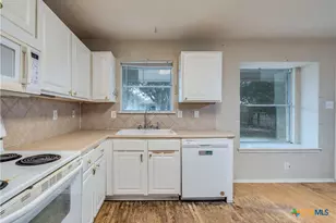 2677 Dove Crossing Dr, New Braunfels, TX 78130 - Photo 10