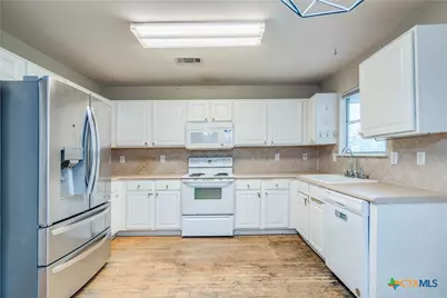 2677 Dove Crossing Drive, New Braunfels, TX 78130 - Photo 8