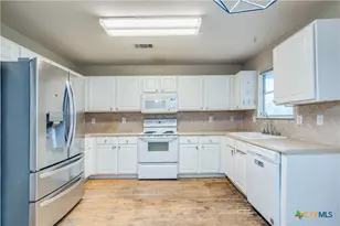 2677 Dove Crossing Dr, New Braunfels, TX 78130 - Photo 8