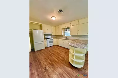 113 E Young Avenue, Temple, TX 76501 - Photo 6