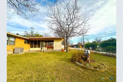 113 E Young Avenue, Temple, TX 76501 - Photo 32