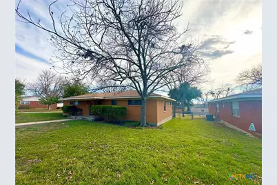 113 E Young Avenue, Temple, TX 76501 - Photo 2