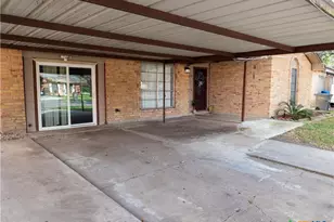 3303 Flamingo Dr, Victoria, TX 77901 - Photo 2