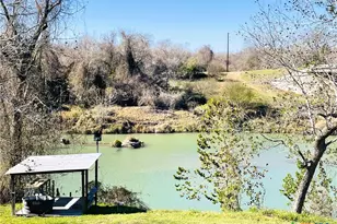 40 Cypress Valley Rd, Cuero, TX 77954 - Photo 2