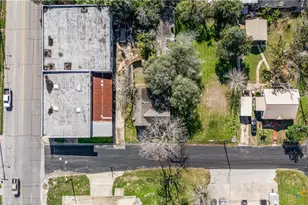 403 W Juan Linn St, Victoria, TX 77901 - Photo 4