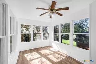 403 W Juan Linn St, Victoria, TX 77901 - Photo 22