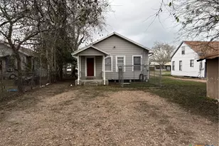 311 W Clayton St, Cuero, TX 77954 - Photo 24