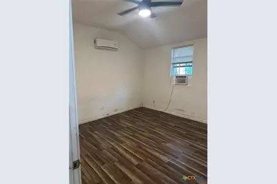 810 S Cameron Street, Victoria, TX 77901 - Photo 12