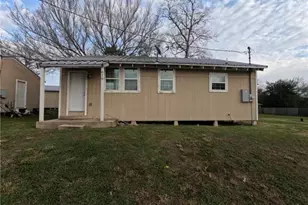 810 S Cameron St, Victoria, TX 77901 - Photo 16