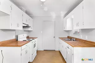 222 Redbud Ln, New Braunfels, TX 78130 - Photo 10