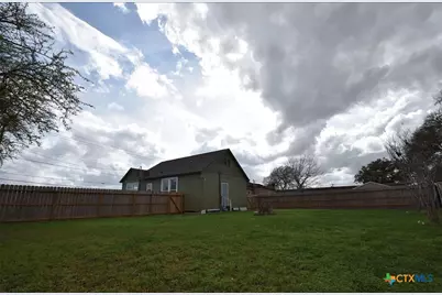 109 E Bailey Street, Cuero, TX 77954 - Photo 8