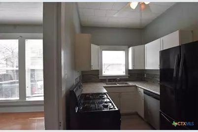 109 E Bailey Street, Cuero, TX 77954 - Photo 4