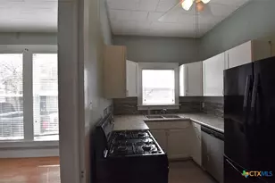 109 E Bailey St, Cuero, TX 77954 - Photo 4