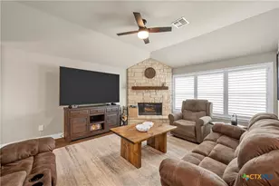 916 Cumberland St, McGregor, TX 76657 - Photo 6