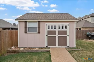 916 Cumberland St, McGregor, TX 76657 - Photo 32