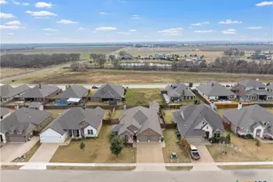 916 Cumberland St, McGregor, TX 76657 - Photo 38