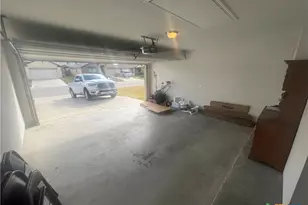 104 Green Jay Dr, Jarrell, TX 76537 - Photo 14