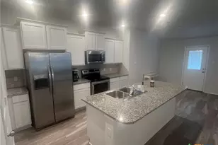 104 Green Jay Dr, Jarrell, TX 76537 - Photo 18