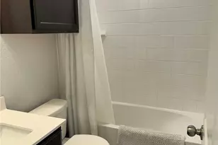 104 Green Jay Dr, Jarrell, TX 76537 - Photo 6