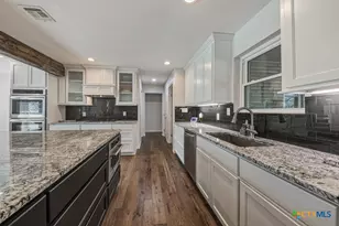 21 Royal Crest, New Braunfels, TX 78130 - Photo 8