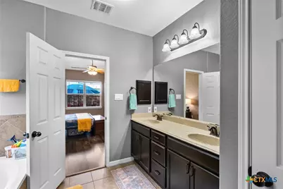 525 Pecan Farms, New Braunfels, TX 78130 - Photo 16