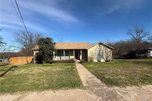 609 E Henry, Hamilton, TX 76531 - Photo 2