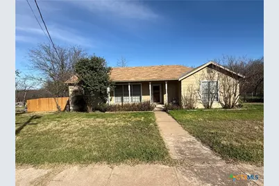 609 E Henry, Hamilton, TX 76531 - Photo 1