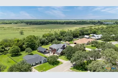 123 Northwood Drive, Cuero, TX 77954 - Photo 8