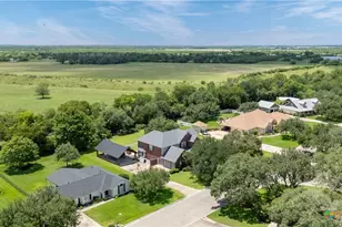 123 Northwood Dr, Cuero, TX 77954 - Photo 8