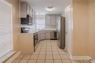 508 Queenswood Trail, Victoria, TX 77901 - Photo 12