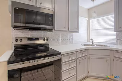 508 Queenswood Trail, Victoria, TX 77901 - Photo 10