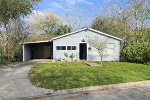 516 Ella St, Port Lavaca, TX 77979 - Photo 1