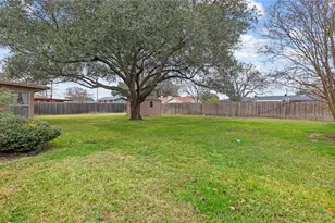 1310 Lakewinds Cir, New Braunfels, TX 78130 - Photo 26