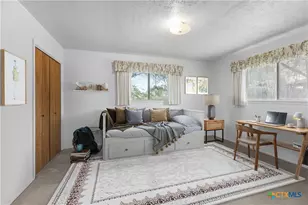 1310 Lakewinds Cir, New Braunfels, TX 78130 - Photo 20