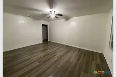 1512 E Barton Avenue, Temple, TX 76501 - Photo 10