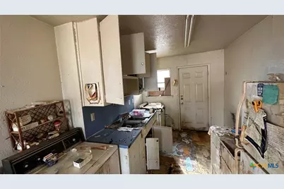 715 W Avenue B, Copperas Cove, TX 76522 - Photo 14