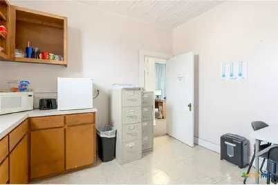 309 S Key Avenue, Lampasas, TX 76550 - Photo 16