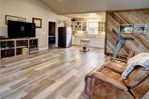 198 Co Rd 310, Yoakum, TX 77995 - Photo 32