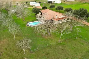 198 Co Rd 310, Yoakum, TX 77995 - Photo 4