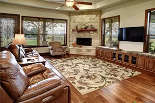 198 Co Rd 310, Yoakum, TX 77995 - Photo 8