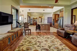 198 Co Rd 310, Yoakum, TX 77995 - Photo 10