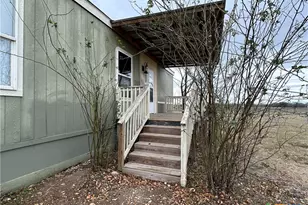 532 Post Office St, Kingsbury, TX 78638 - Photo 2