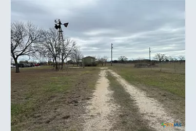 532 Post Office Street, Kingsbury, TX 78638 - Photo 1