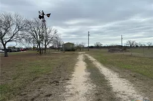 532 Post Office St, Kingsbury, TX 78638 - Photo 1