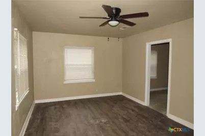 214 E Munroe Avenue, Temple, TX 76501 - Photo 8