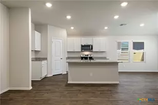 925 Gerardia Ct, Seguin, TX 78155 - Photo 4